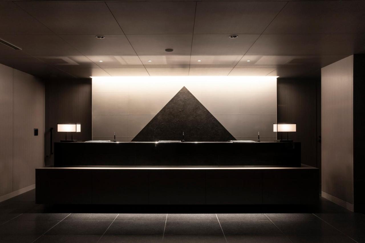 The Royal Park Hotel Iconic Kioto Exterior foto The reception desk at the 21st Century Museum of Contemporary Art, Kanazawa, Japan
