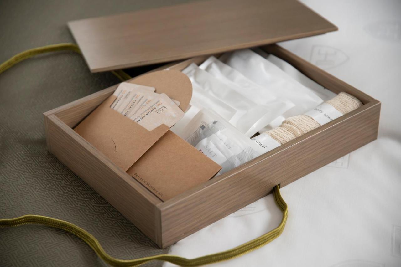 The Royal Park Hotel Iconic Kioto Exterior foto A box of tea