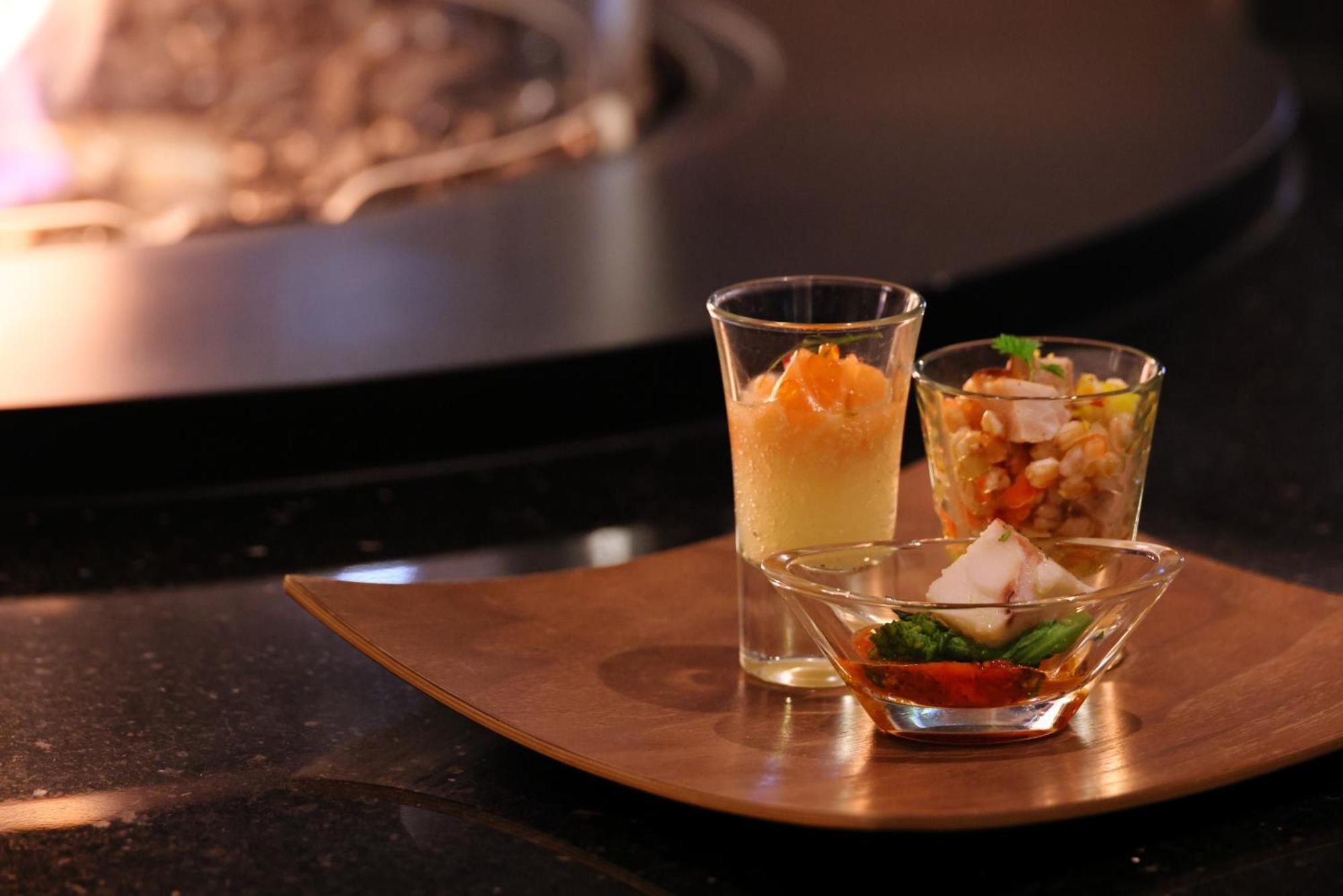 The Royal Park Hotel Iconic Kioto Exterior foto A selection of amuse-bouches