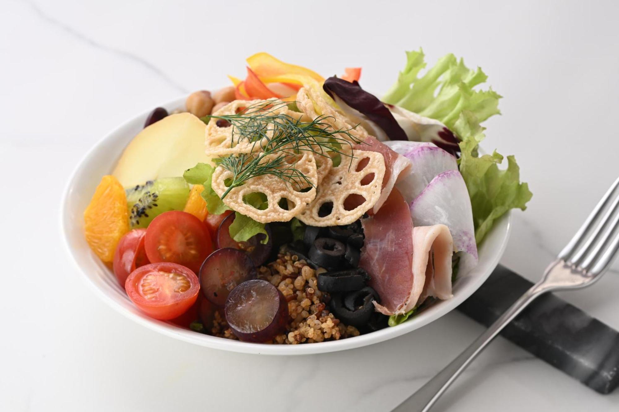 The Royal Park Hotel Iconic Kioto Exterior foto A salad with lotus root